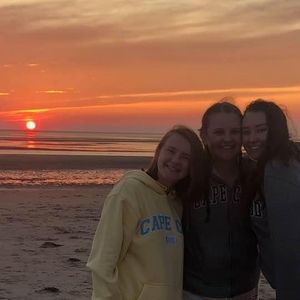 Meet your Posher, Debbie